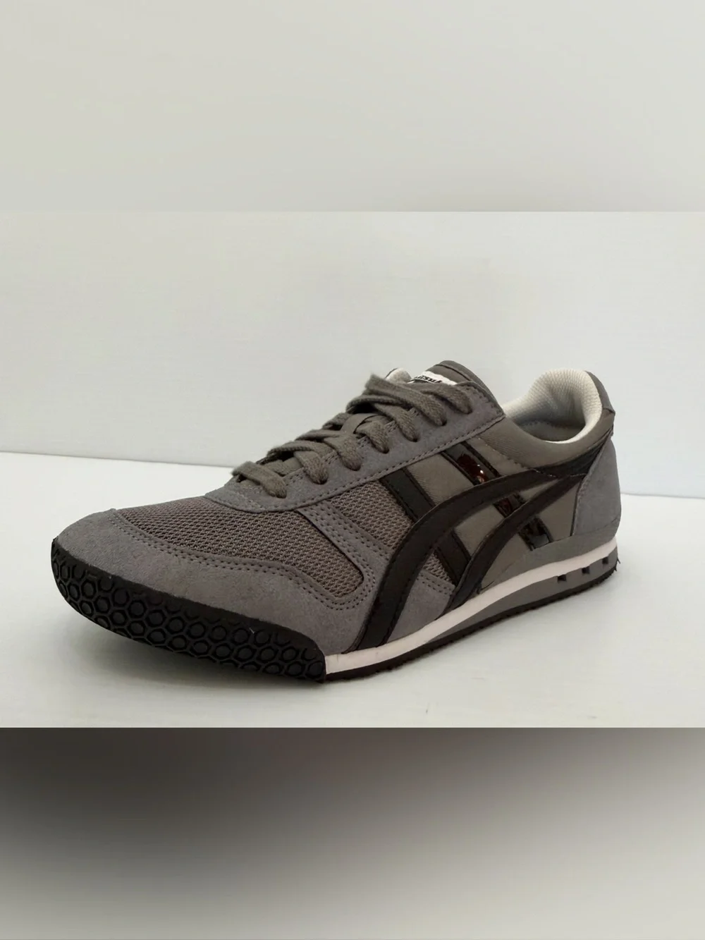Onitsuka Tiger Ultimate 81 Sneakers Charcoal and Black Men’s Size 7.5